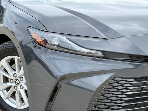 Used 2025 Toyota Camry LE image 3