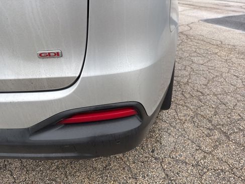 Used 2017 Kia Sorento LX w/ LX Convenience Package image 7