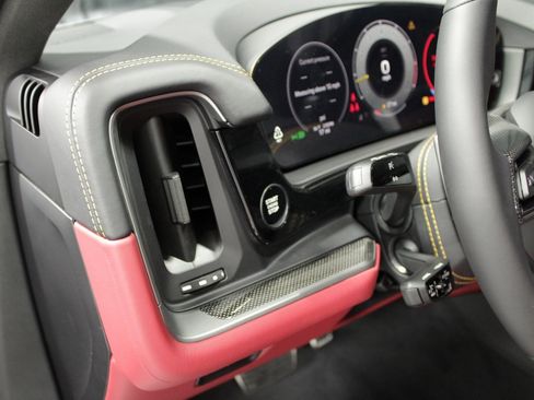 New 2025 Porsche Cayenne Turbo GT image 29