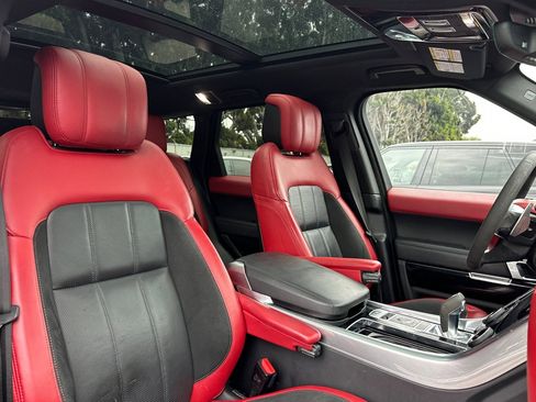 Used 2021 Land Rover Range Rover Sport HST image 31