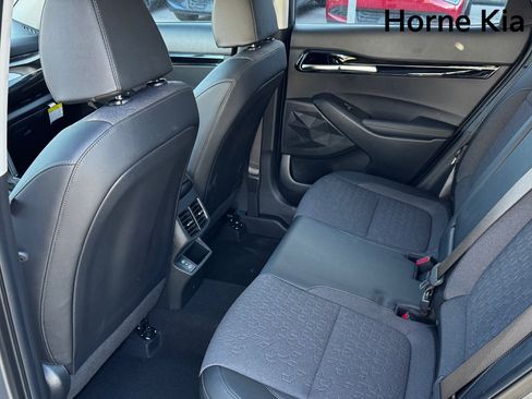New 2026 Kia Seltos S FWD image 11