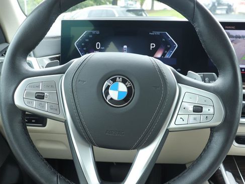Used 2024 BMW X7 xDrive40i w/ Premium Package AWD/4WD image 32