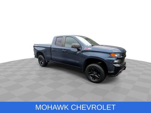 Used 2019 Chevrolet Silverado 1500 Custom Trail Boss w/ Custom Convenience Package AWD/4WD image 2
