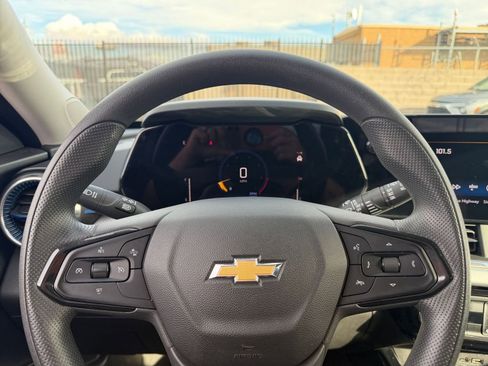 Used 2025 Chevrolet Trax LT image 25