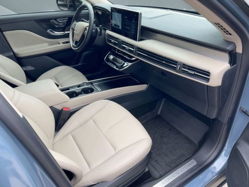 Used 2025 Lincoln Corsair FWD image 31