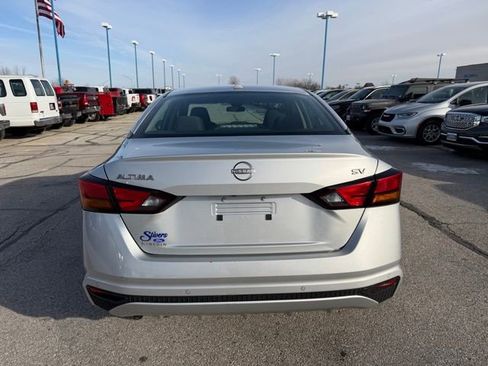 Used 2024 Nissan Altima 2.5 SV image 5