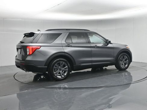 Used 2023 Ford Explorer XLT w/ Equipment Group 202A RWD image 30