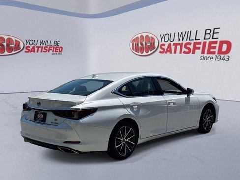 Used 2023 Lexus ES 350 w/ Premium Package FWD image 6