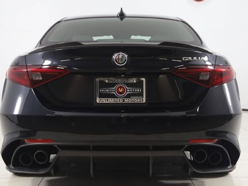 Used 2018 Alfa Romeo Giulia Quadrifoglio w/ Driver Assist Dynamic Package RWD image 44