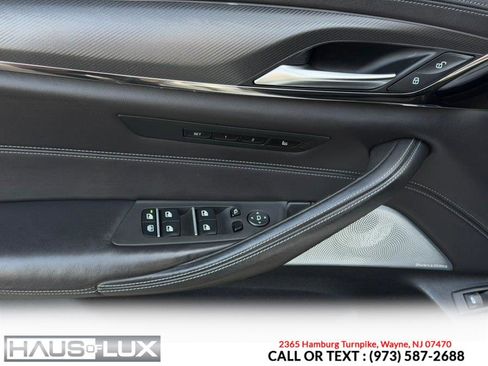 Used 2021 BMW M5 image 15
