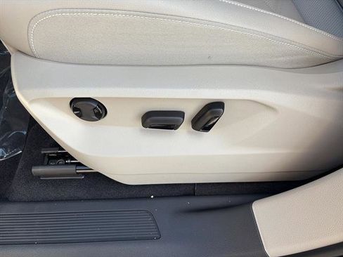 New 2026 Volkswagen Atlas SE image 15