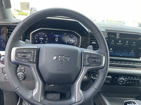 Used 2026 Chevrolet Silverado 1500 LT Trail Boss w/ LT Trail Boss Premium Package AWD/4WD image 10