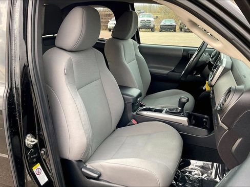 Used 2018 Toyota Tacoma SR5 image 7