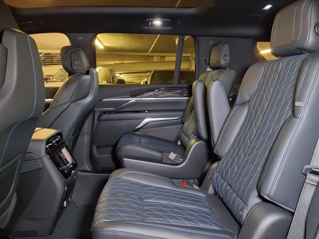 New 2026 Cadillac Escalade IQL Luxury AWD/4WD image 11