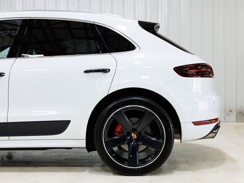 Used 2018 Porsche Macan GTS AWD/4WD image 30