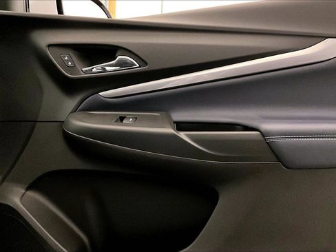 Used 2023 Chevrolet Bolt EUV LT w/ Convenience Package image 23