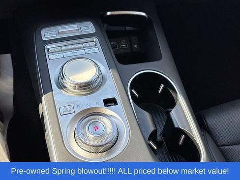 Used 2022 Genesis GV70 2.5T w/ Select Package AWD/4WD image 28