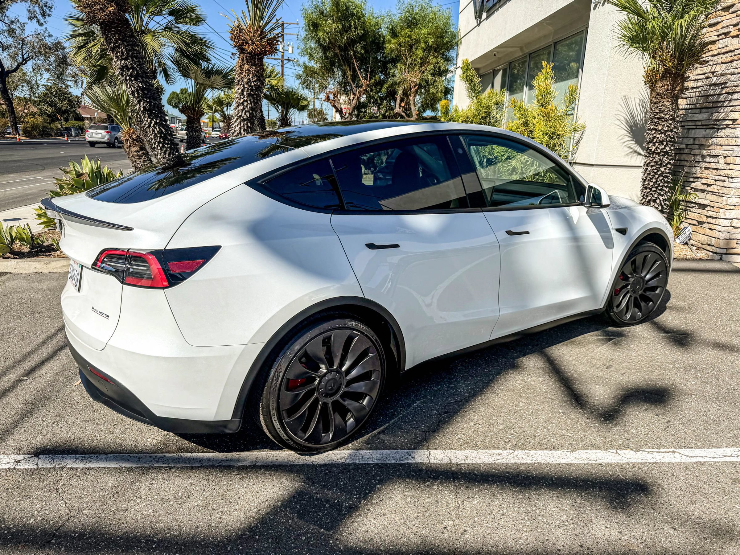 Used 2023 Tesla Model Y Performance AWD/4WD image 8