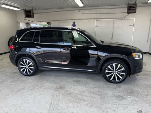 Used 2022 Mercedes-Benz GLB 250 4MATIC w/ Premium Package Lite image 10