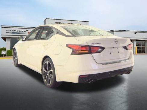 Used 2023 Nissan Altima 2.5 SR w/ SR Premium Package FWD image 7