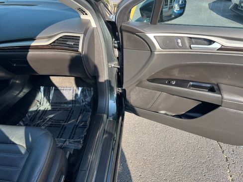 Used 2015 Ford Fusion SE w/ Equipment Group 202A FWD image 29