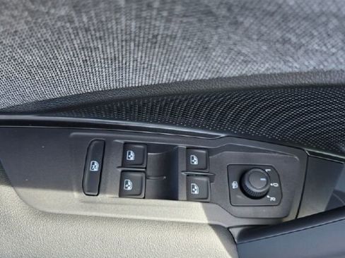 New 2025 Volkswagen Tiguan S image 18