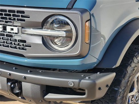 Used 2021 Ford Bronco Badlands image 8