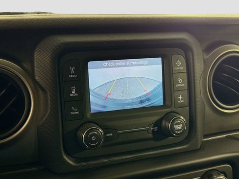 Used 2018 Jeep Wrangler Sport image 38