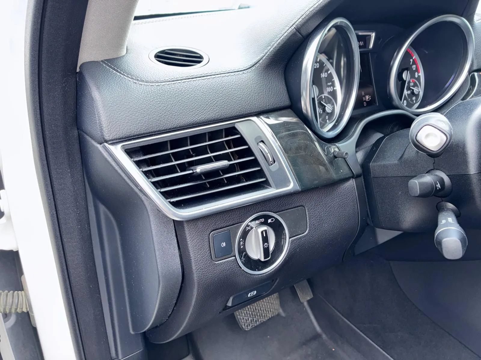 Used 2016 Mercedes-Benz GL 450 4MATIC image 28