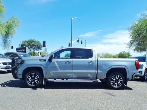 Used 2024 GMC Sierra 1500 AT4 w/ Technology Package AWD/4WD image 10