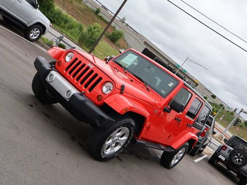 Used 2013 Jeep Wrangler Unlimited Sahara w/ Connectivity Group AWD/4WD image 3