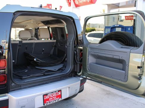 Used 2021 Land Rover Defender 110 SE image 26