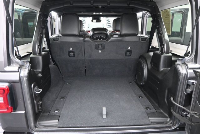 Used 2021 Jeep Wrangler Unlimited Rubicon AWD/4WD image 17