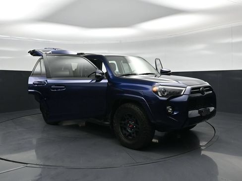 Used 2023 Toyota 4Runner SR5 Premium w/ Moonroof Package RWD image 31