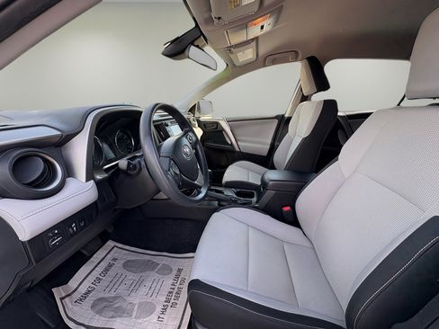 Used 2018 Toyota RAV4 LE Plus image 10