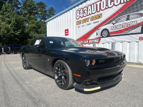 Used 2022 Dodge Challenger R/T Scat Pack RWD image 1