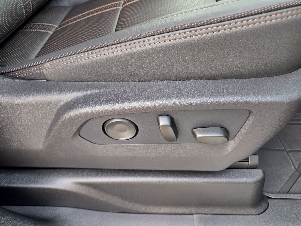 Used 2026 Chevrolet Suburban High Country RWD image 20