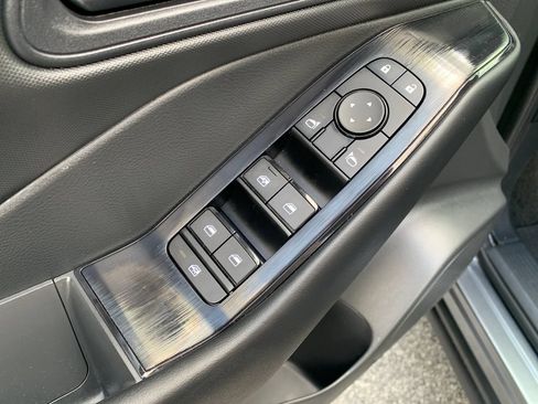 Used 2025 Nissan Rogue S FWD image 20