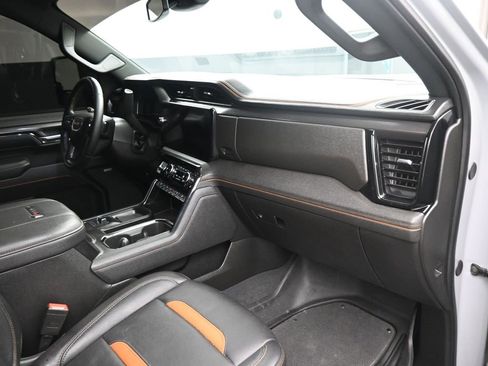 Used 2024 GMC Sierra 2500 AT4 w/ AT4 Preferred Package image 16