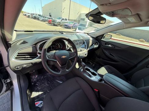 Used 2021 Chevrolet Malibu LT FWD image 12