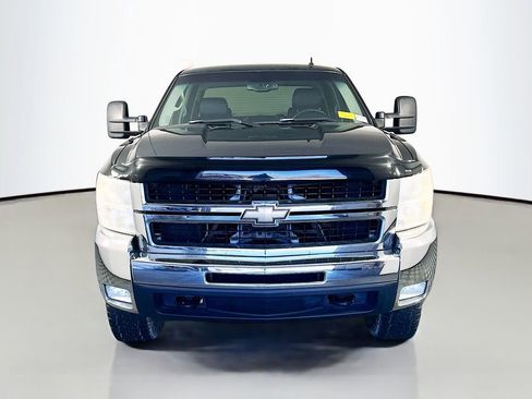 Used 2009 Chevrolet Silverado 2500 LTZ w/ Suspension Package, Off-Road image 2