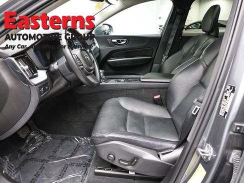 Used 2019 Volvo XC60 T6 Momentum w/ Premium Package image 14