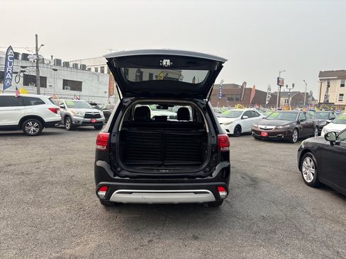 Used 2020 Mitsubishi Outlander SE AWD/4WD image 5