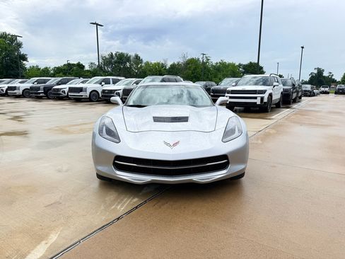 Used 2016 Chevrolet Corvette Stingray Coupe RWD image 2