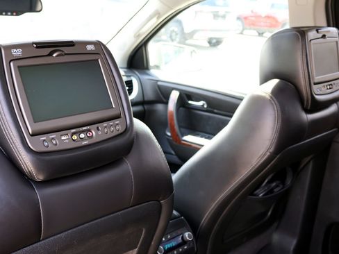 Used 2014 Chevrolet Traverse LTZ FWD image 16