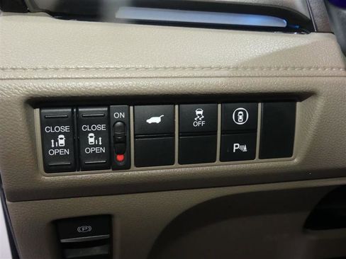 Used 2023 Honda Odyssey Touring image 29