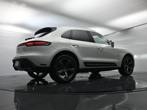 Used 2025 Porsche Macan image 52