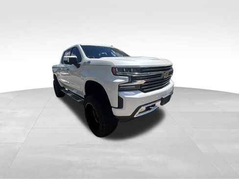 Used 2019 Chevrolet Silverado 1500 High Country w/ Technology Package AWD/4WD image 9