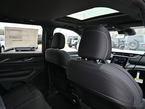 New 2026 Jeep Grand Cherokee Laredo X image 22