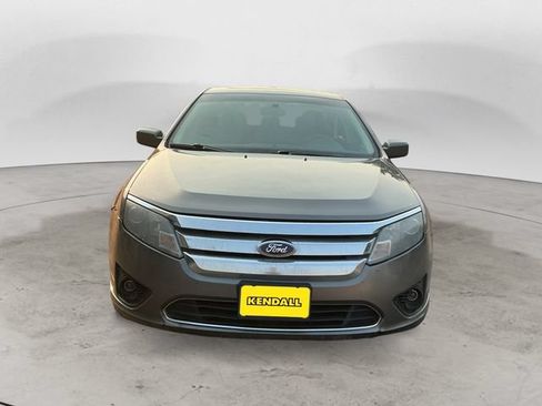 Used 2010 Ford Fusion SE FWD image 2